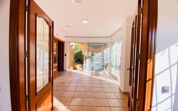 Property slide 10