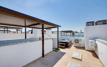 Property slide 32