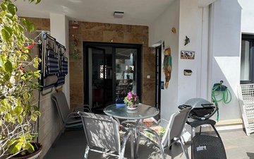 Property slide 10