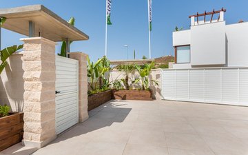 Property slide 32