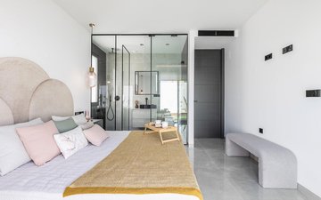 Property slide 32
