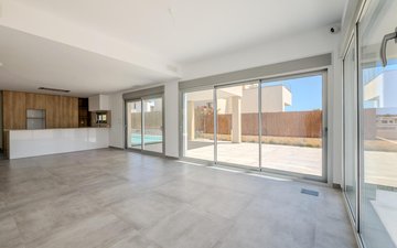 Property slide 14