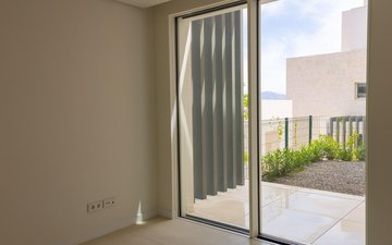 Property slide 32