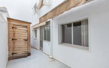 Property slide 14