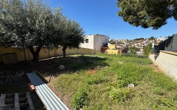 Property slide 32
