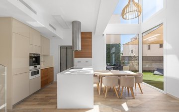 Property slide 10