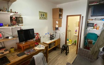 Property slide 10