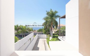 Property slide 32