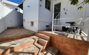 Property slide 32