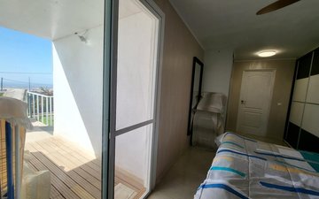 Property slide 44