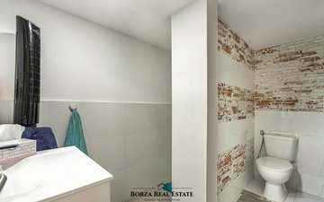 Property slide 21