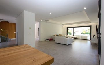 Property slide 14