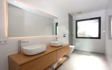 Property slide 24