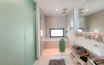 Property slide 14