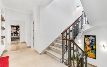 Property slide 32
