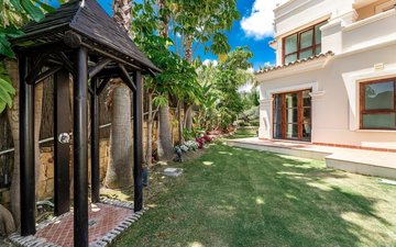 Property slide 72