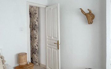 Property slide 16