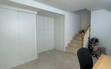 Property slide 25