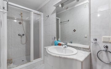Property slide 44