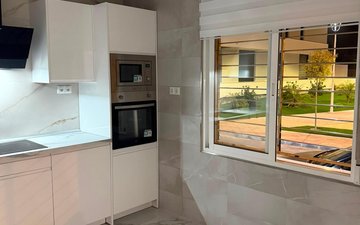 Property slide 32