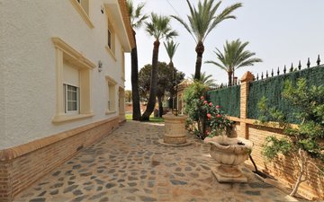 Property slide 16