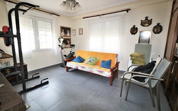 Property slide 32