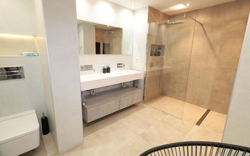 Property slide 21