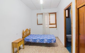 Property slide 16