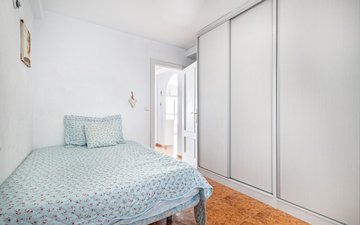 Property slide 16