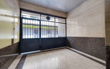 Property slide 32