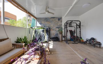 Property slide 32