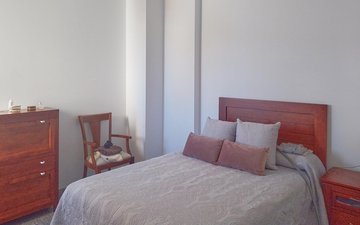 Property slide 32