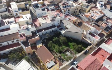 Property slide 32