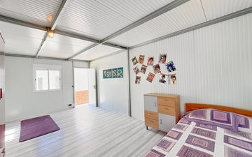 Property slide 32