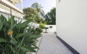 Property slide 22