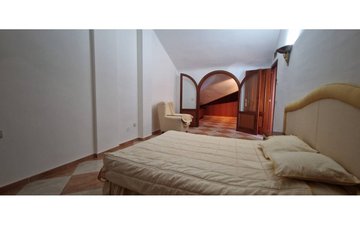 Property slide 35