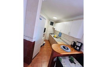 Property slide 32