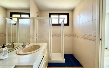 Property slide 24
