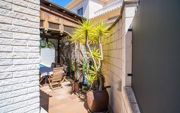 Property slide 10