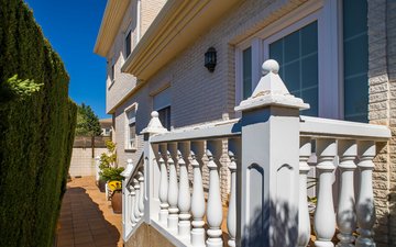 Property slide 16