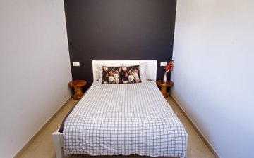 Property slide 32