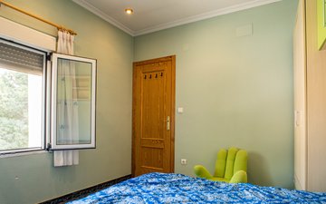 Property slide 32