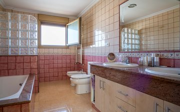 Property slide 46