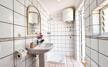 Property slide 46