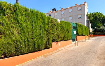 Property slide 32