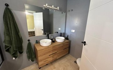 Property slide 40