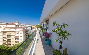 Property slide 44