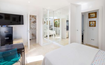 Property slide 21