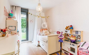 Property slide 16