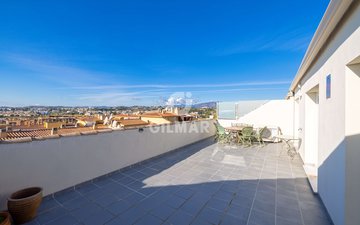 Property slide 14